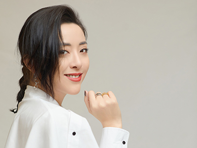 黃小蕾代言費(fèi)(肖像照片代言費(fèi)用)